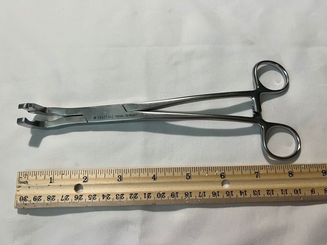 SYNTHES 03.622.042 Curved Implant Holding Forceps — photo 3