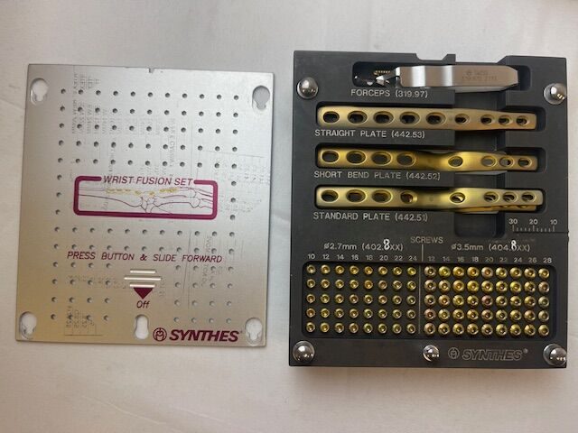 SYNTHES  Titanium Wrist Fusion Set — photo 3