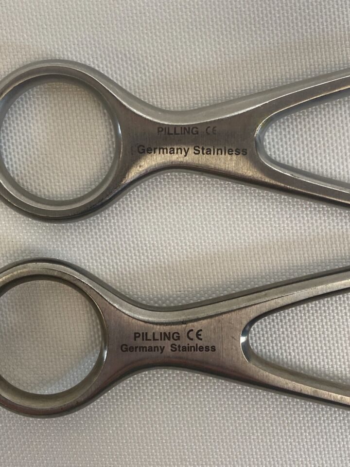 PILLING  Pair of Volkman Retractors Sharp & Blunt 4 Prong — photo 3