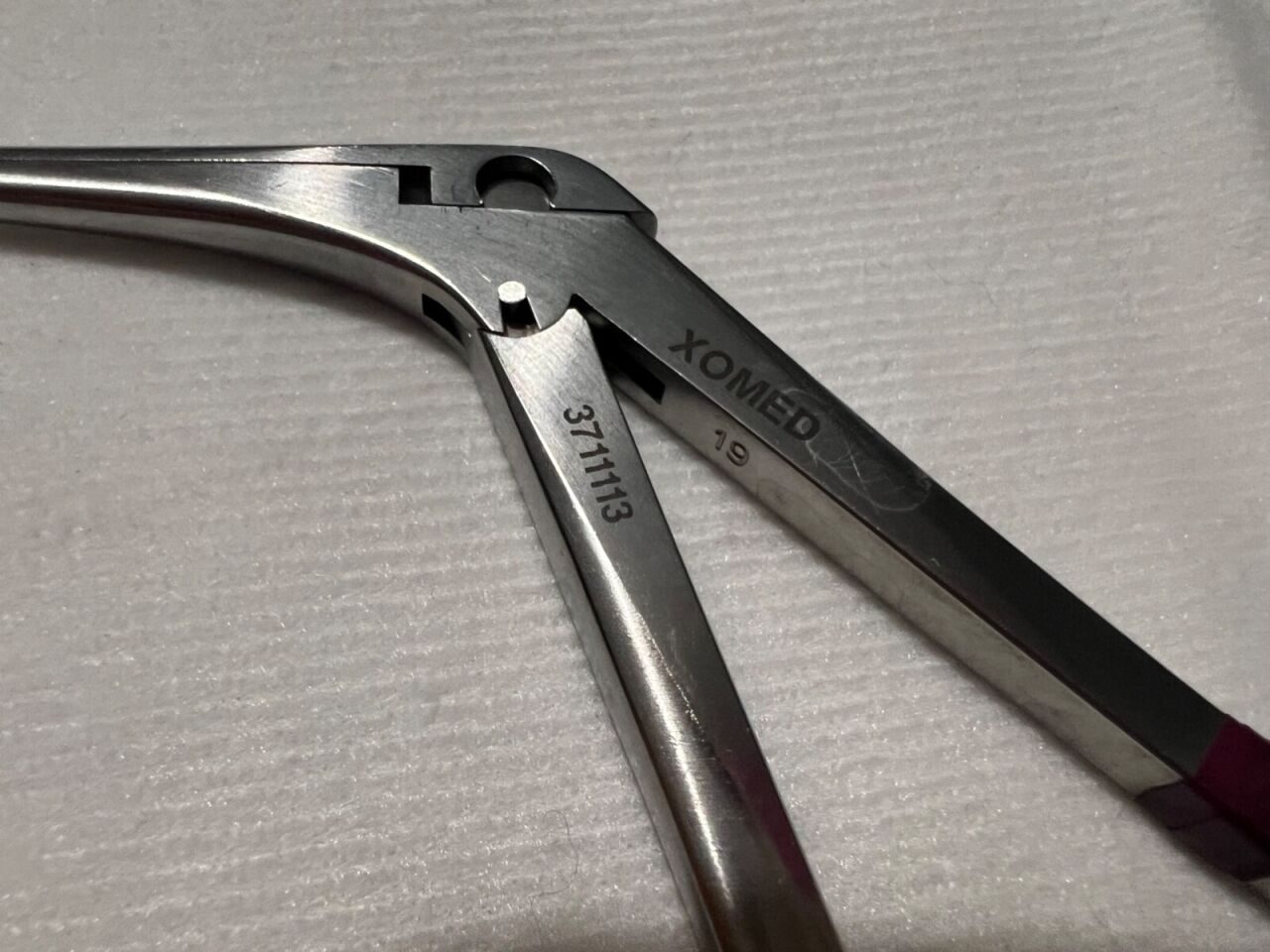 XOMED 3711113 3mm Straight 4-1/2" L Struempel-Voss Forceps — photo 5