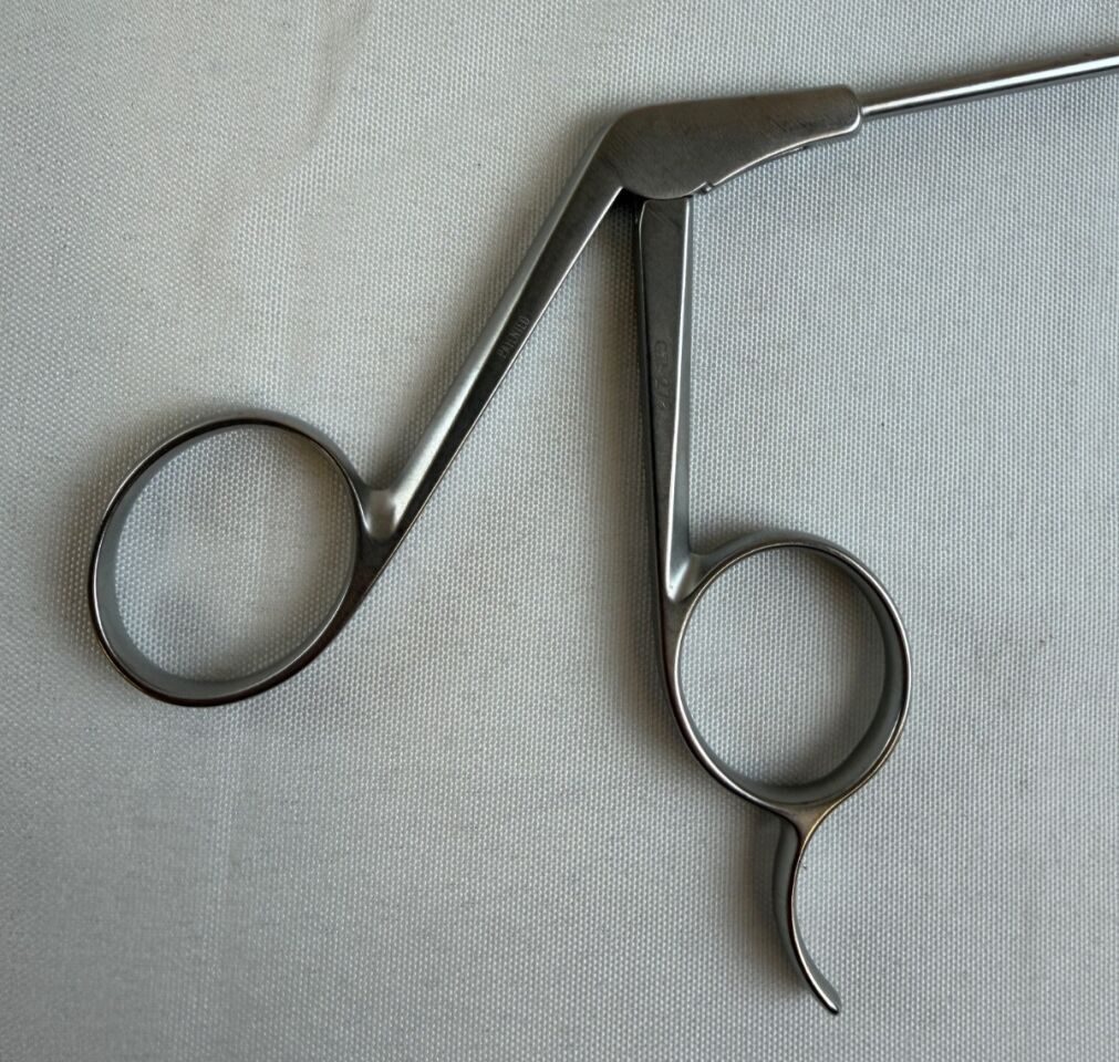 SHUTT-LINVATEC 1.1003 Straight 3.4mm Shaft Mini Tip Forceps 130mm Arthroscopy — photo 7