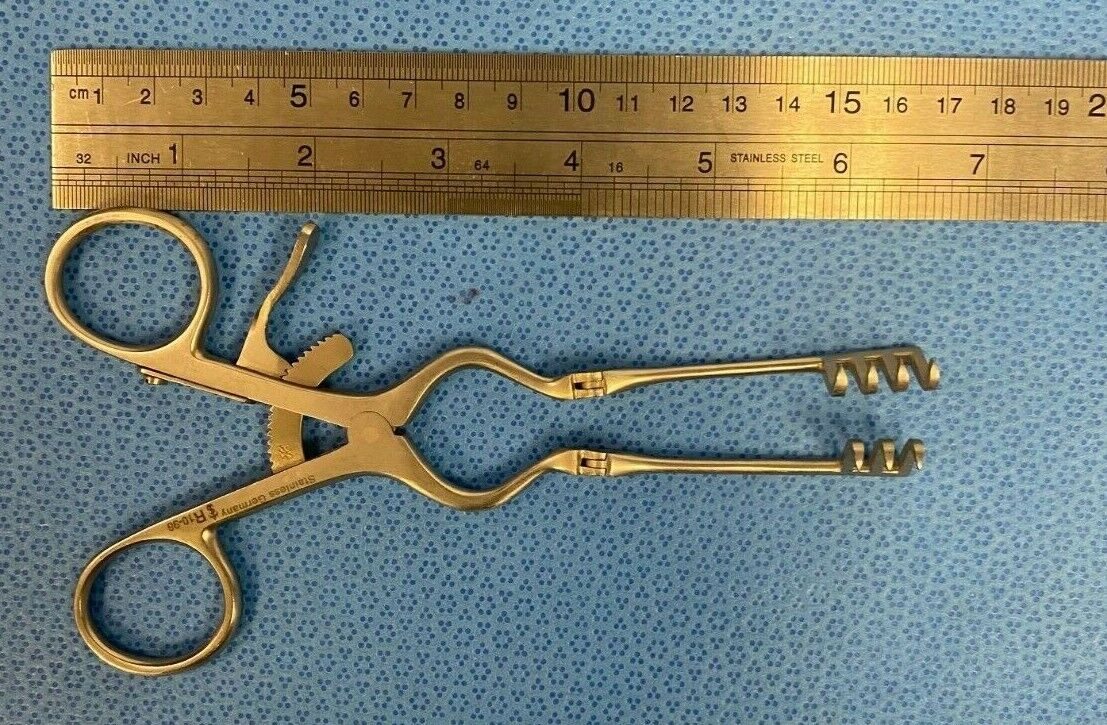 V. MUELLER SU3195 Beckman Retractor Hinged Arms 3 X 4 Sharp Prongs 6-3/4" — photo 7