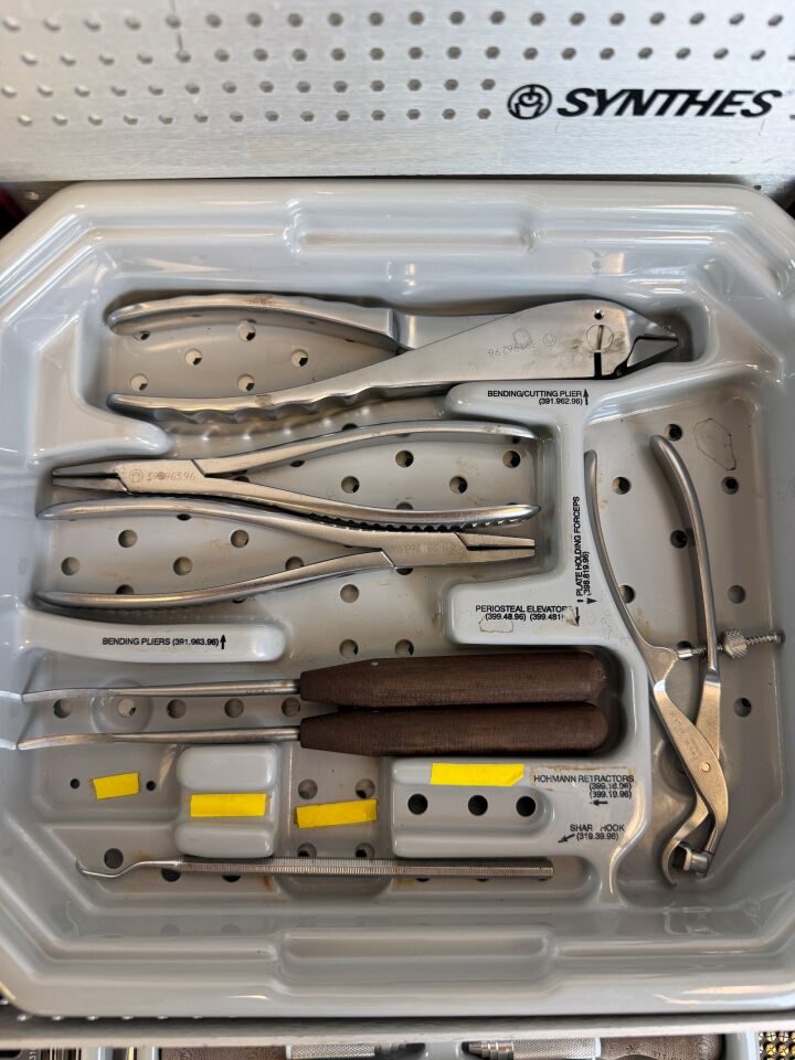SYNTHES 145.200 Titanium Modular Hand System — photo 2