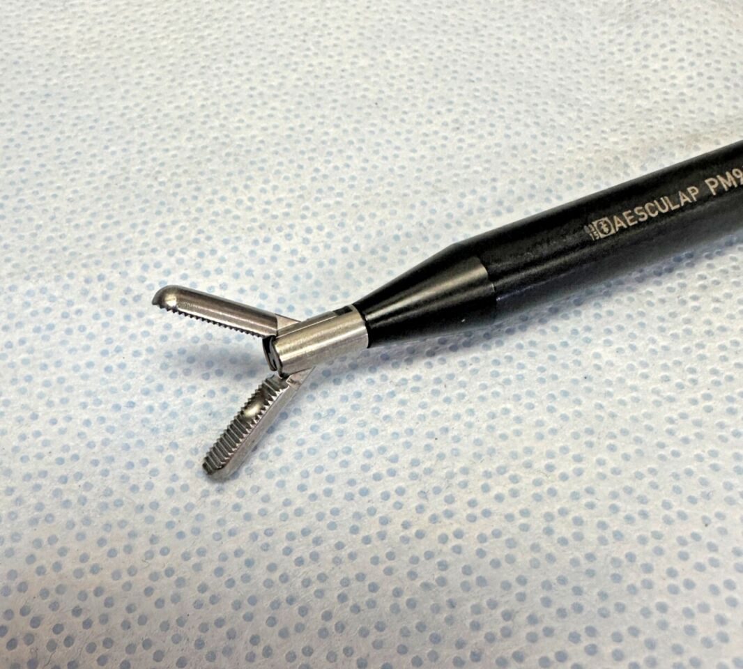 AESCULAP P0950R PM975R Monopolar Insulated Laparoscopic Grasper — photo 5