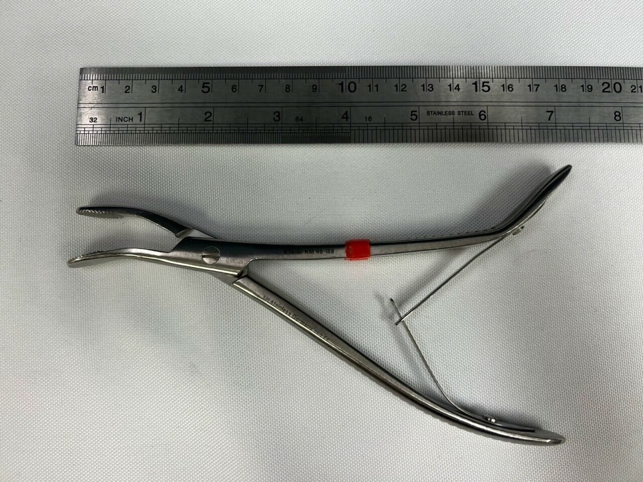 KMEDIC KM46-188 Pediatric Cast Breaker 7" Deep Serrated Tips — photo 4
