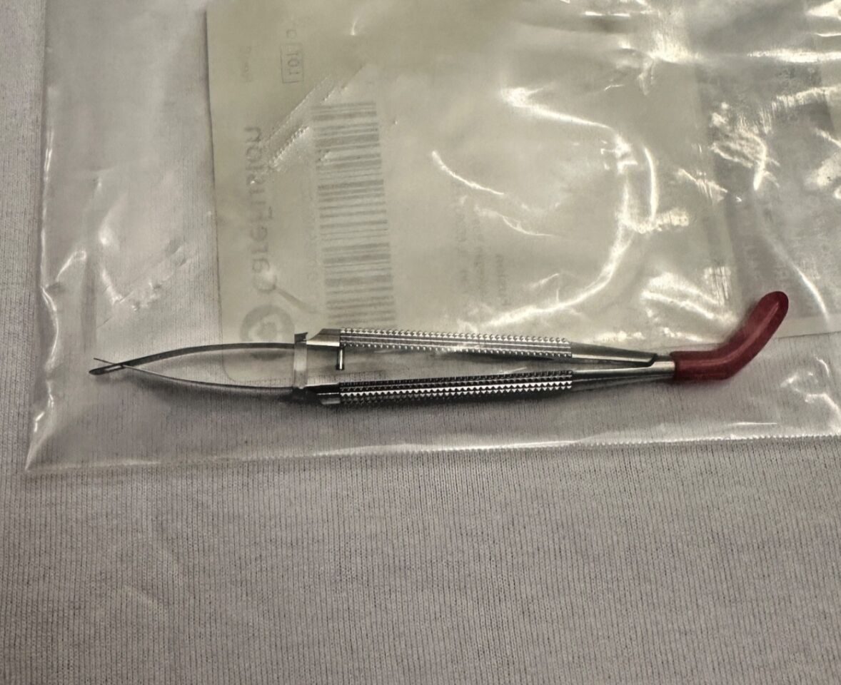 V. MUELLER CH07422 Castroviejo Micro Scissor Angled 45deg Sharp Fine Tips — photo 2