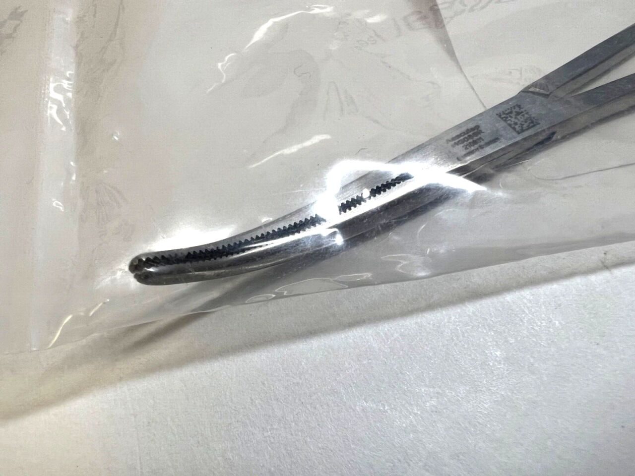 AESCULAP 210901 Surgical Mosquito Forceps 6" Serrated Jaws — photo 3