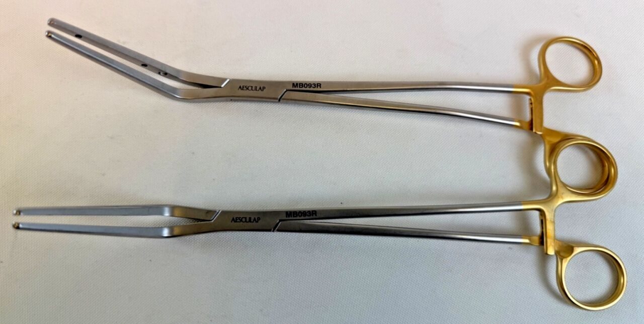 AESCULAP MB093R Fogarty Atraumatic Vascular Clamps Hydragrip Angled 8.5"