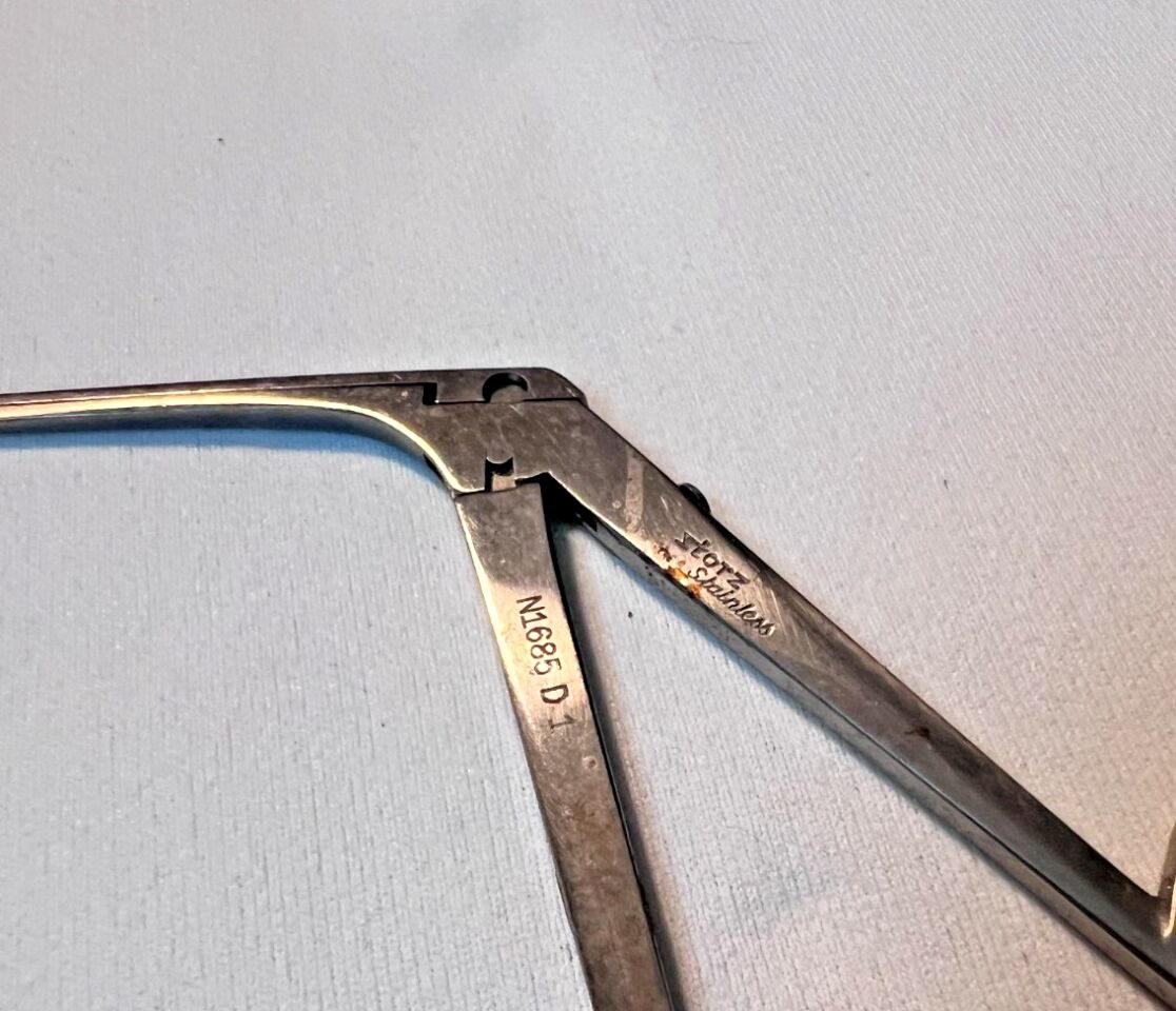 KARL STORZ Crimper Forceps N1685 D 1 Storz N1685 D 1 McGee Crimper Forceps 3mm Downward Angled Jaws 5" Length — photo 5