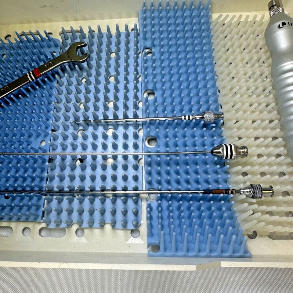 BYRON Laur Lock Handpiece w/3 Cannulas Wrench & Tray Liposuction Unit — photo 5