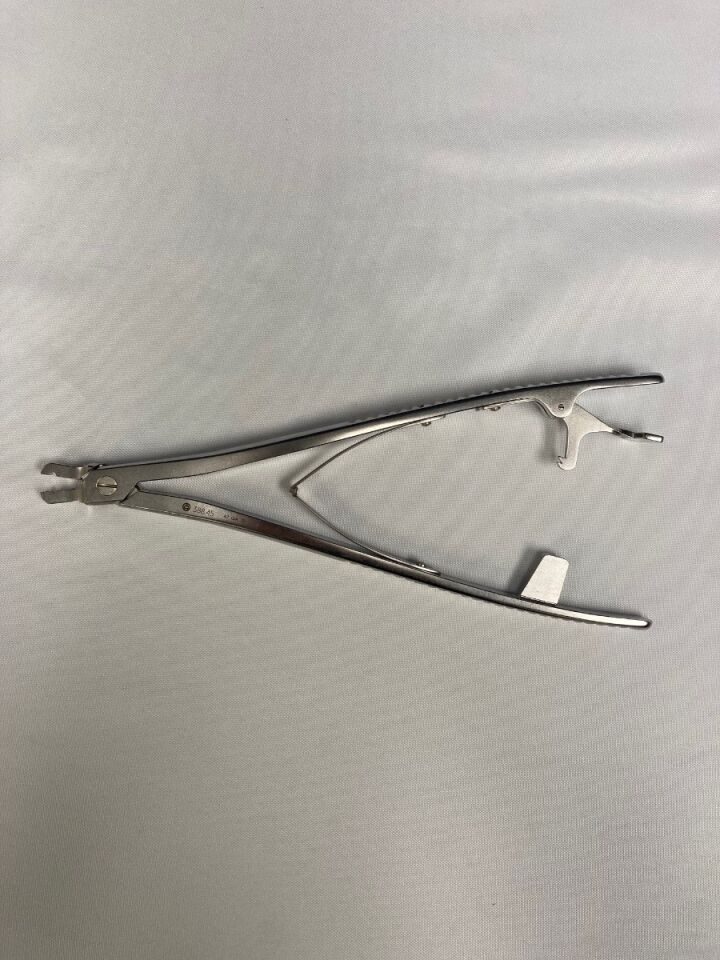 SYNTHES 388.45 USS 3.5mm Bar Holding Forceps — photo 1
