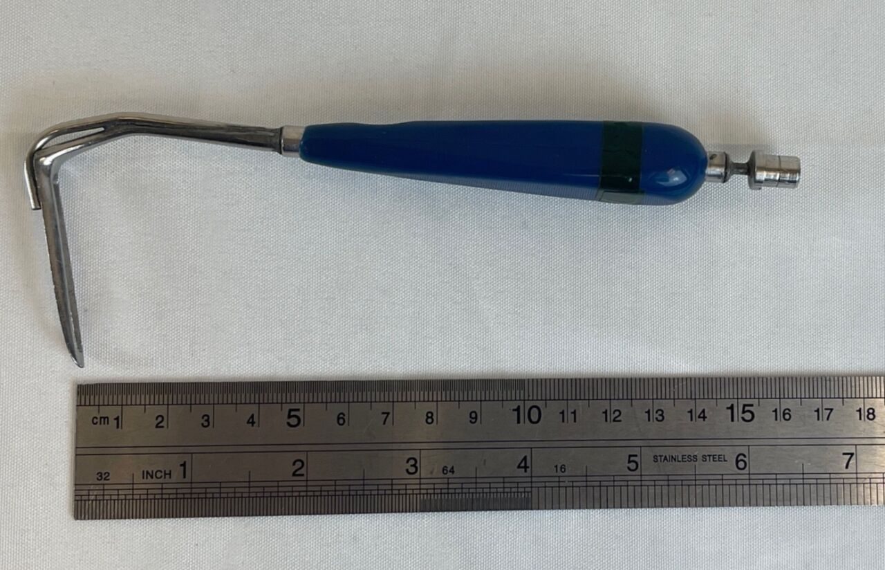 HEYER-SCHULTE 790-1124 Lighted Small Nasal Retractor 1.5" Fenestrated Blade — photo 12