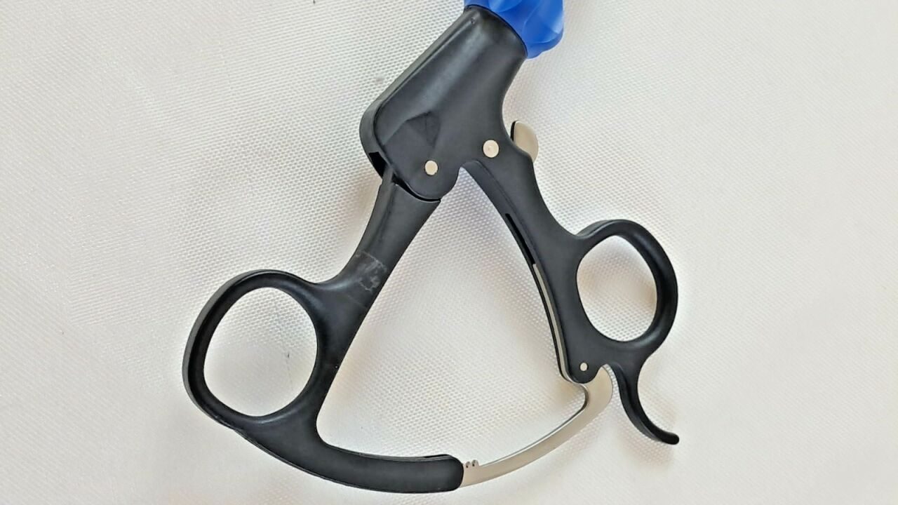 R. WOLF 8393.3237 5mm x 35cm Monopolar Laparoscopic Dabakey Grasper Curved — photo 3