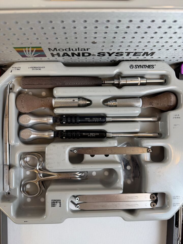 SYNTHES 145.200 Titanium Modular Hand System — photo 3
