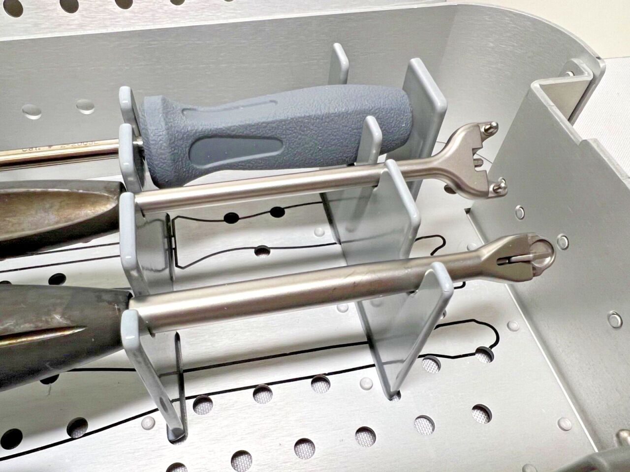 KYPHON XSTOP IPD Interspinous Process Decompression Set w/ Case — photo 6