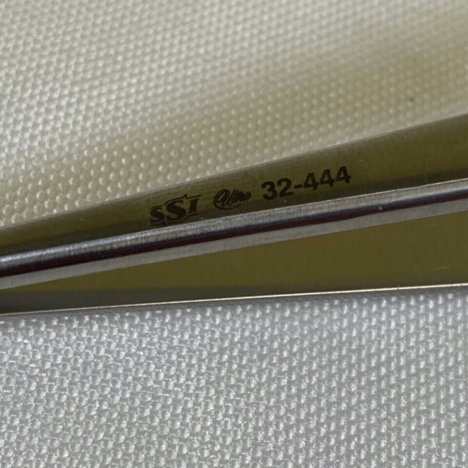 SSI ULTRA 32444 Castroviejo Needle Holder w/ Catch 7" Flat Handle T/C Jaws — photo 2