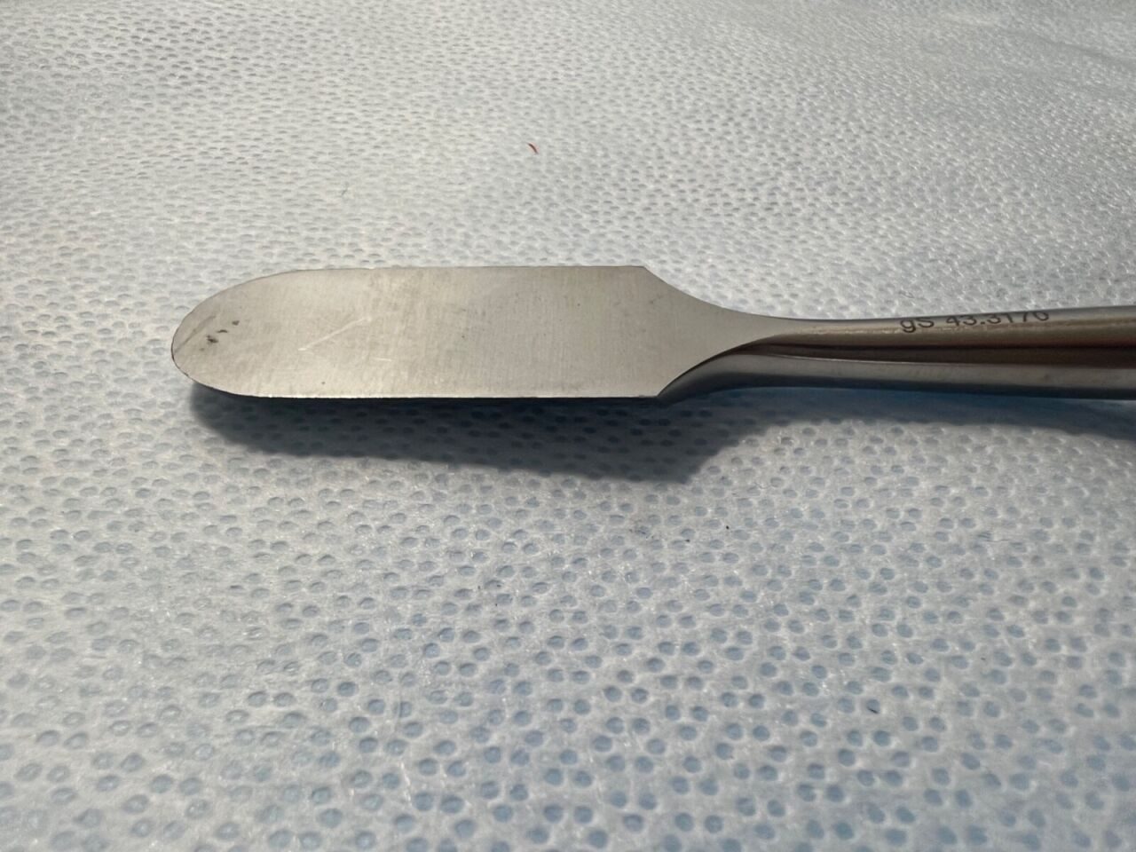 GS 43.317 Periosteal Elevator 7-1/4" Straight X 20mm Curved Sharp Edge — photo 3