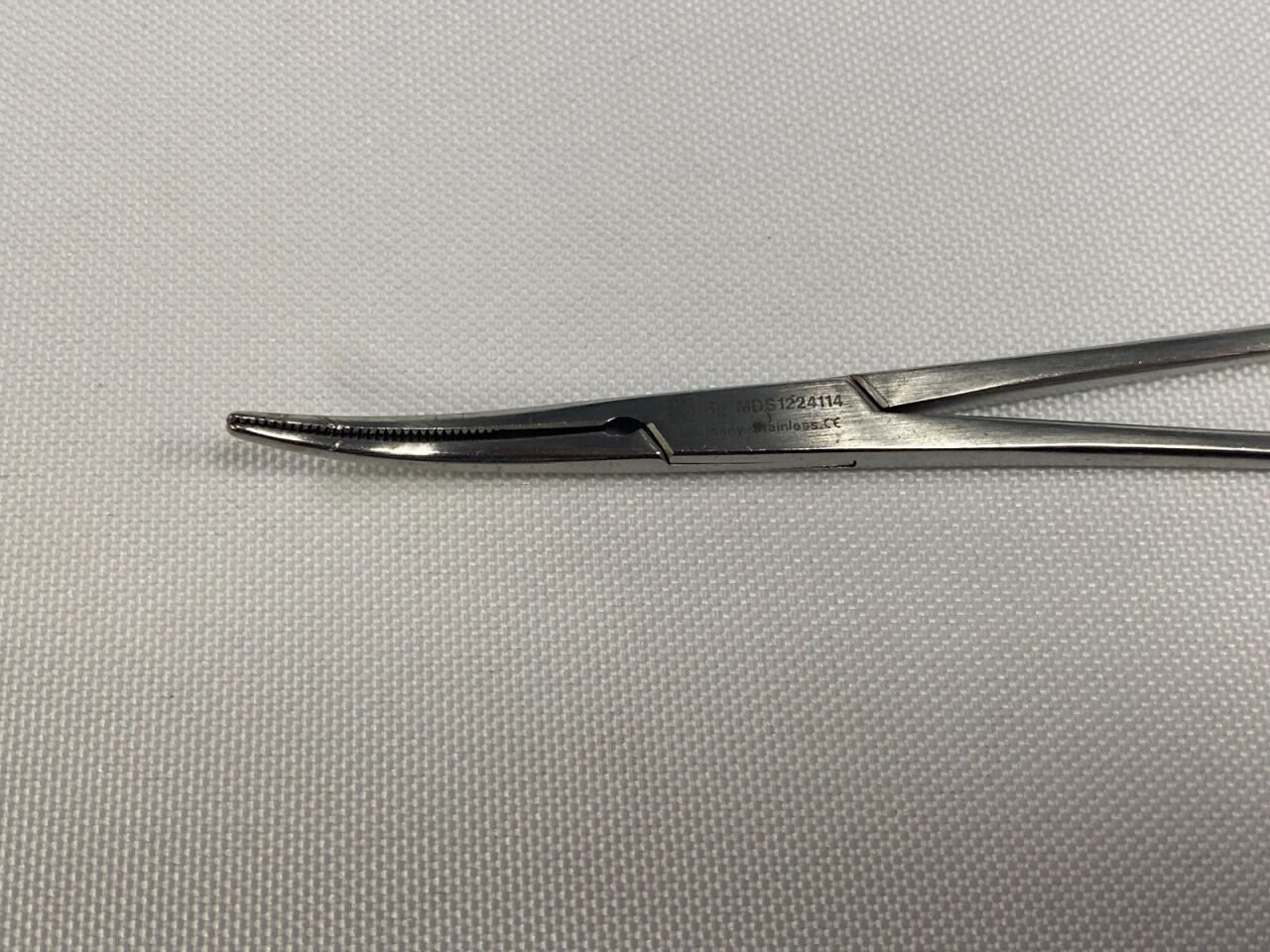 KONIG 5.5", Curved Crile Forceps — photo 2