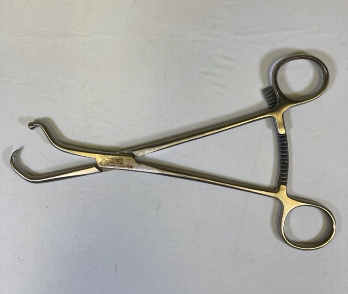 BIOMET MICROFIXATION SP-2972 Mandible Fracture Modified Holding Forcep — photo 1