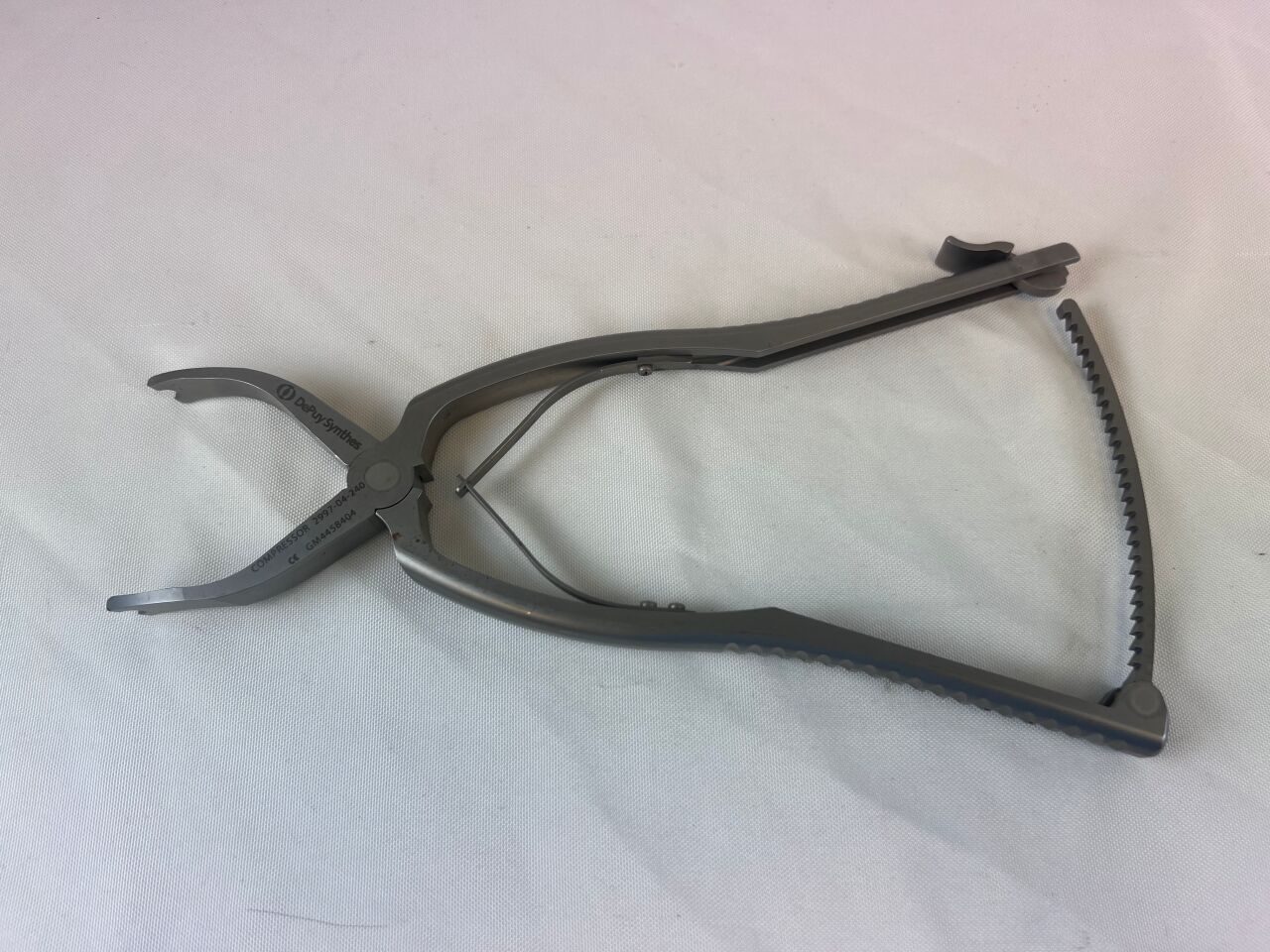 SYNTHES 2990240 EXPEDIUM VERSE Spinal System Compressor — photo 1