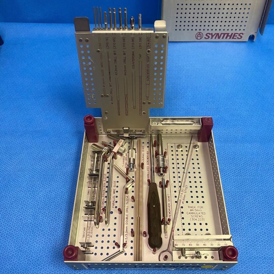 SYNTHES TI 4.5 Cannulated Screw Set Screw set — photo 2