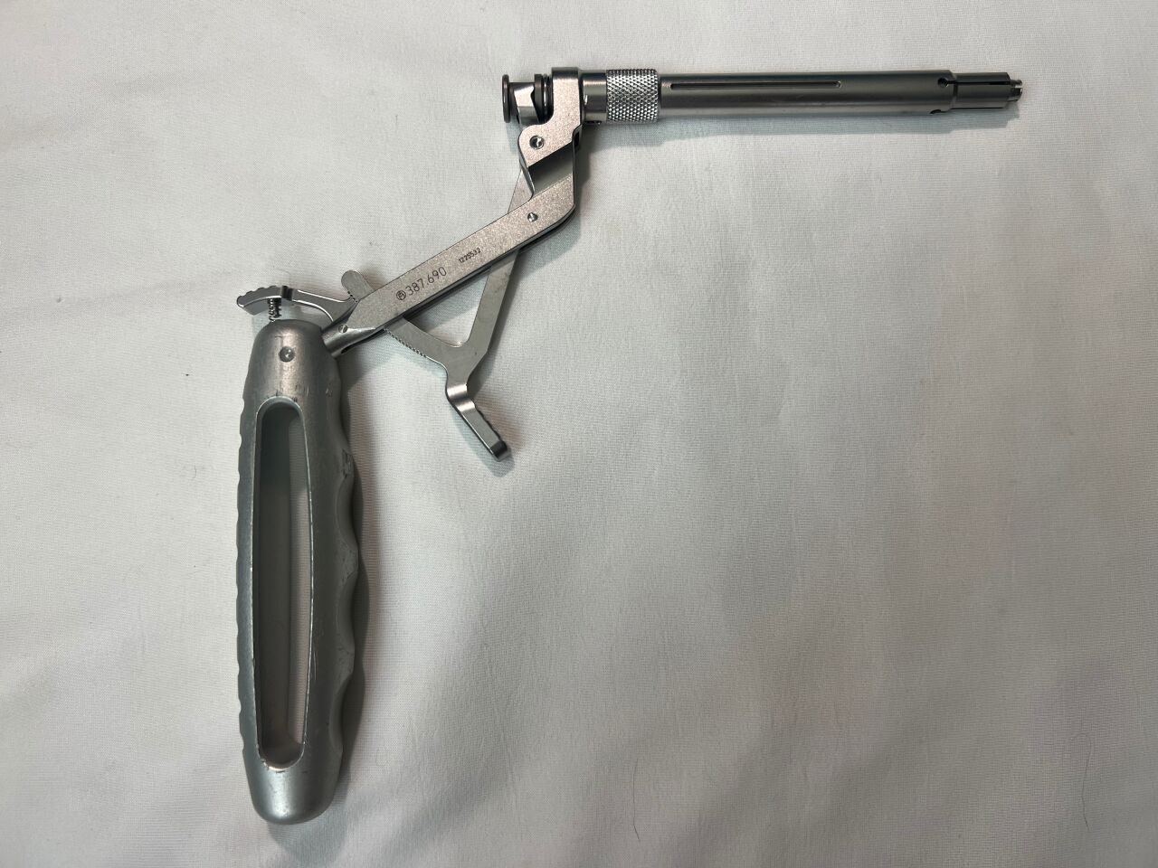 SYNTHES 387.69 Single Barrel Plate Holding Drill Guide