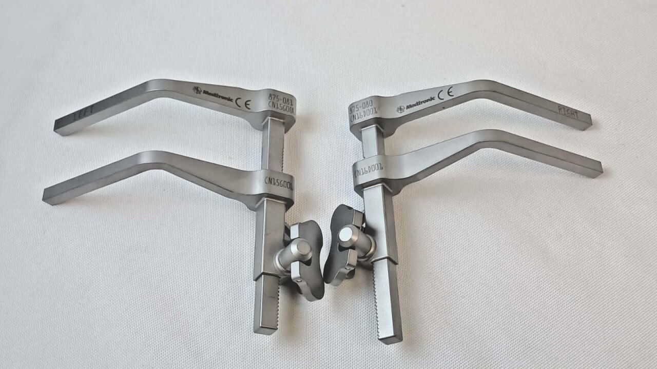 MEDTRONIC 875-080 & 875-081 L&R TrimLine Vertebral Body Distractors — photo 3