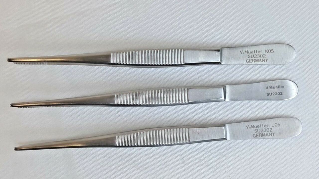 V. MUELLER SU2302 Dressing Serrated Forceps Lot of 3 — photo 1