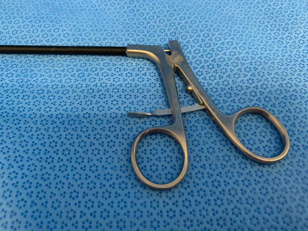 JARIT 600-100 Laparoscopic Double Action Grasper 5mm X 32cm Ratcheting Insulated — photo 3