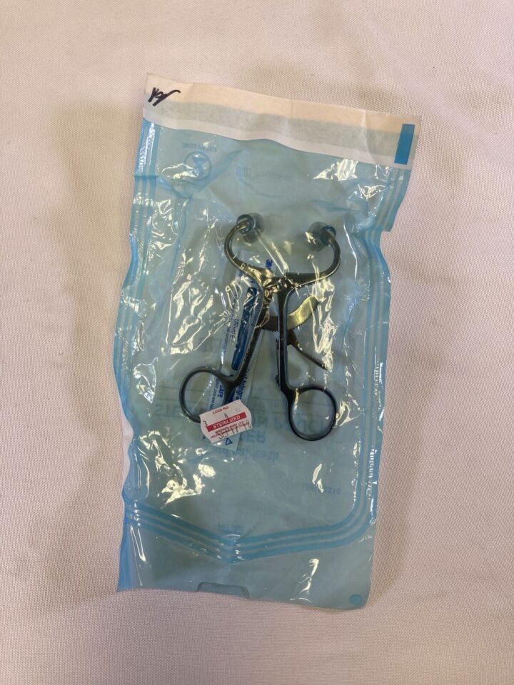 MILLENNIUM SURGICAL 2-7434 Sluder Jansen Mouth Gag Pediatric 4" (100mm) ENT — photo 1