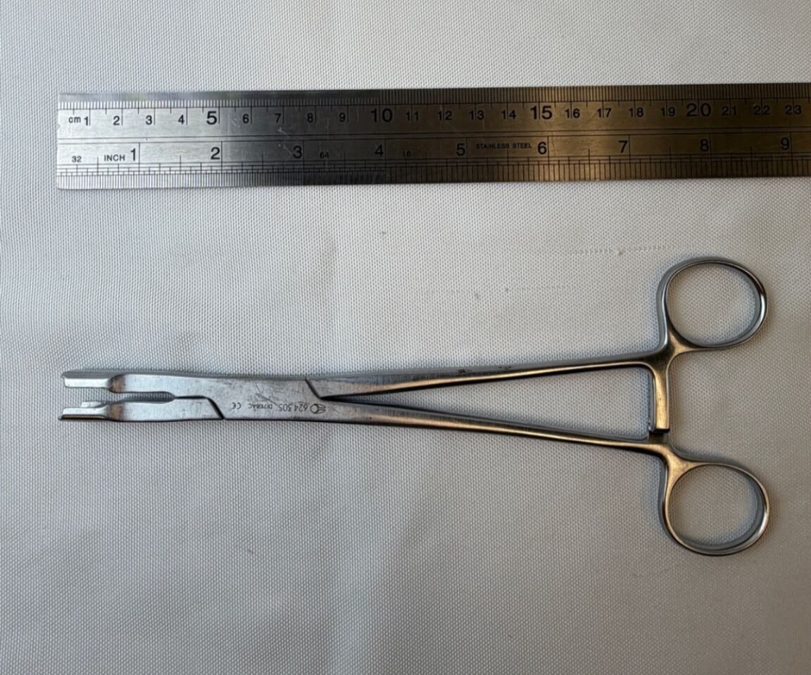 GLOBUS MEDICAL 624.305 Trial Sizer Holder Holding Forcep Straight Jaw OrthoNeuro — photo 6