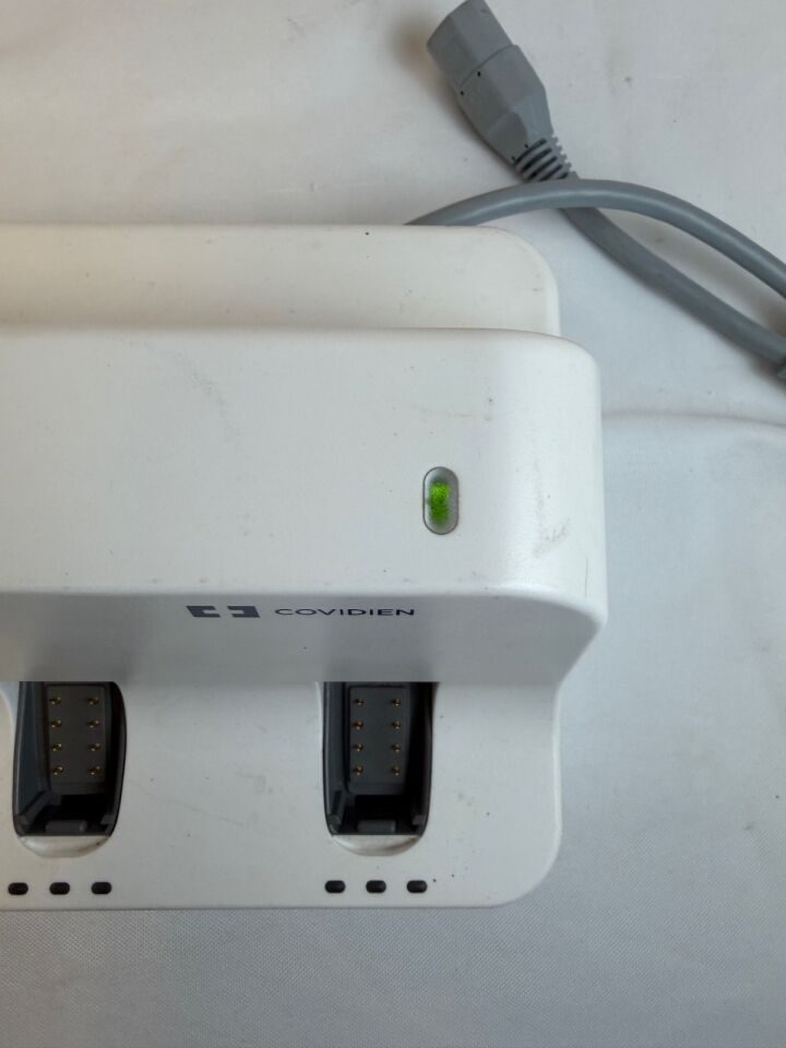 COVIDIEN CBC SCG Battery Charger — photo 2