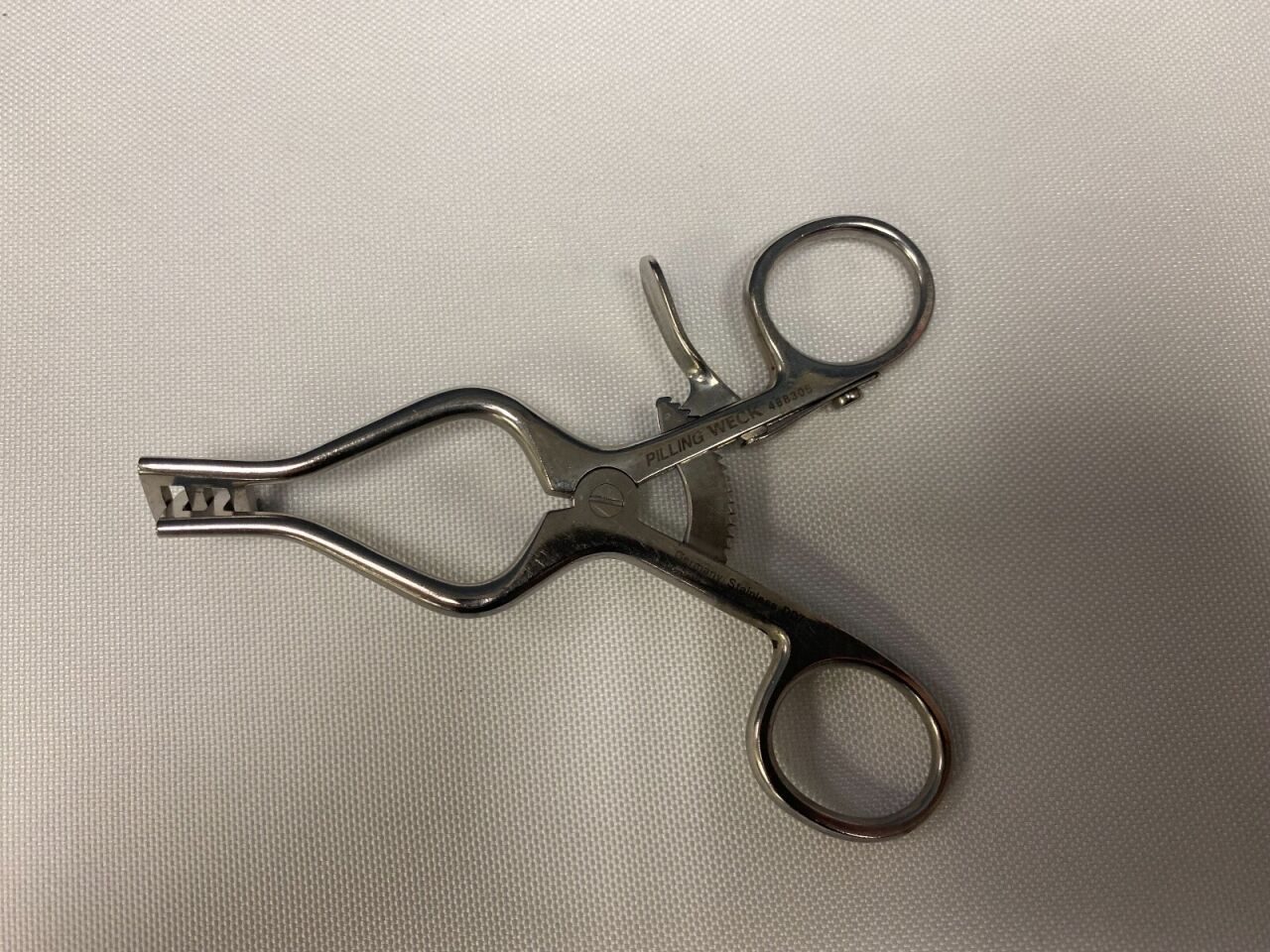 PILLING WECK 488305 Weitlaner Retractor Sharp Prongs — photo 1