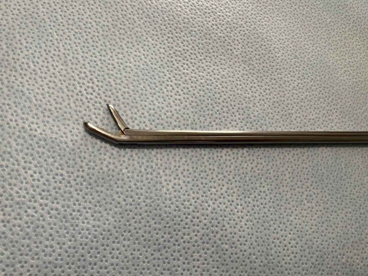 CODMAN Curved UpBite 7" Cushing Intervertebral Disc Rongeur — photo 2