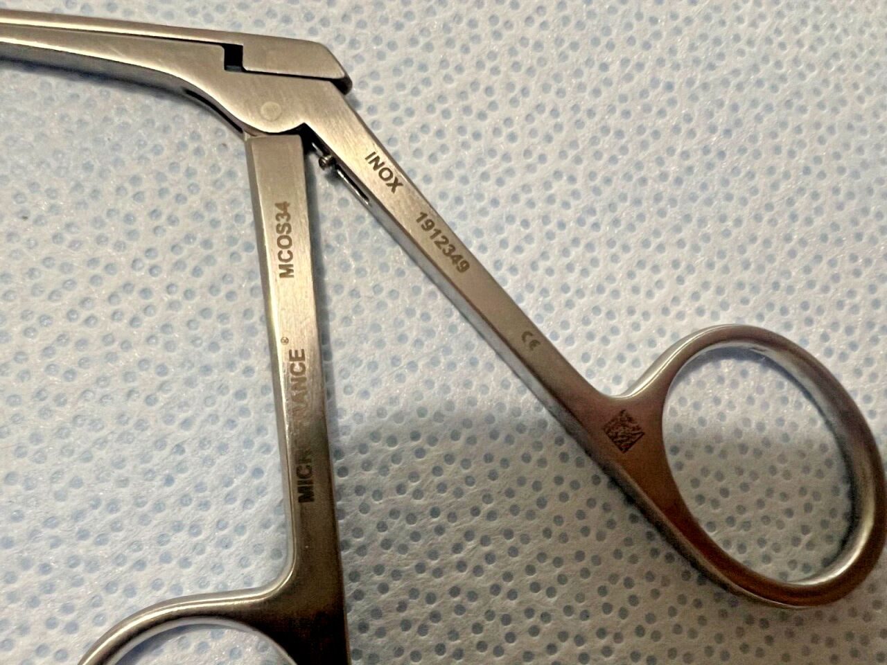 MICROFRANCE INTEGRA MCOS34 Selesnick Micro Scissor Forceps Angled Up 7mm — photo 5