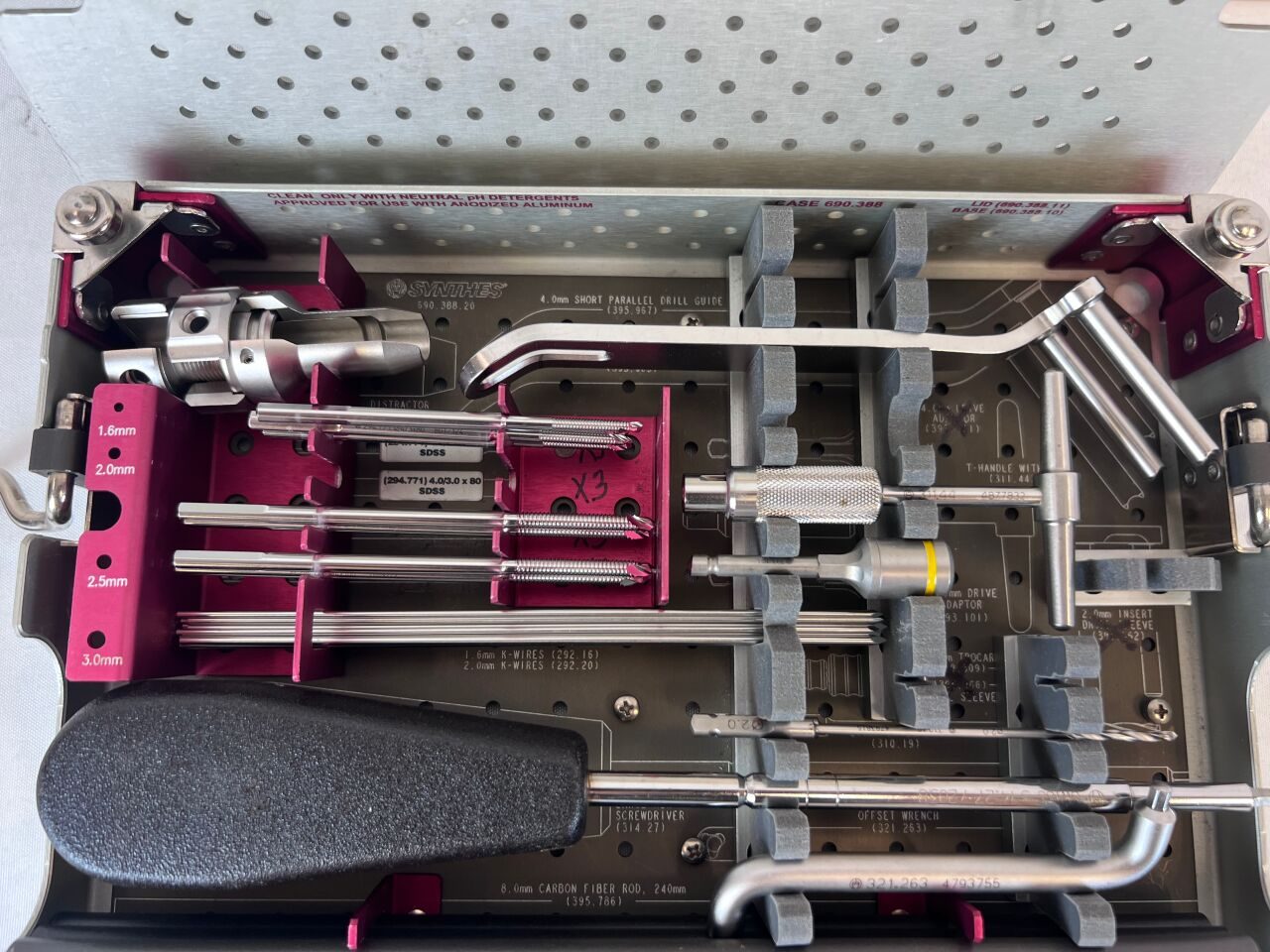 SYNTHES Various Distal Radius Fixator Set B — photo 3