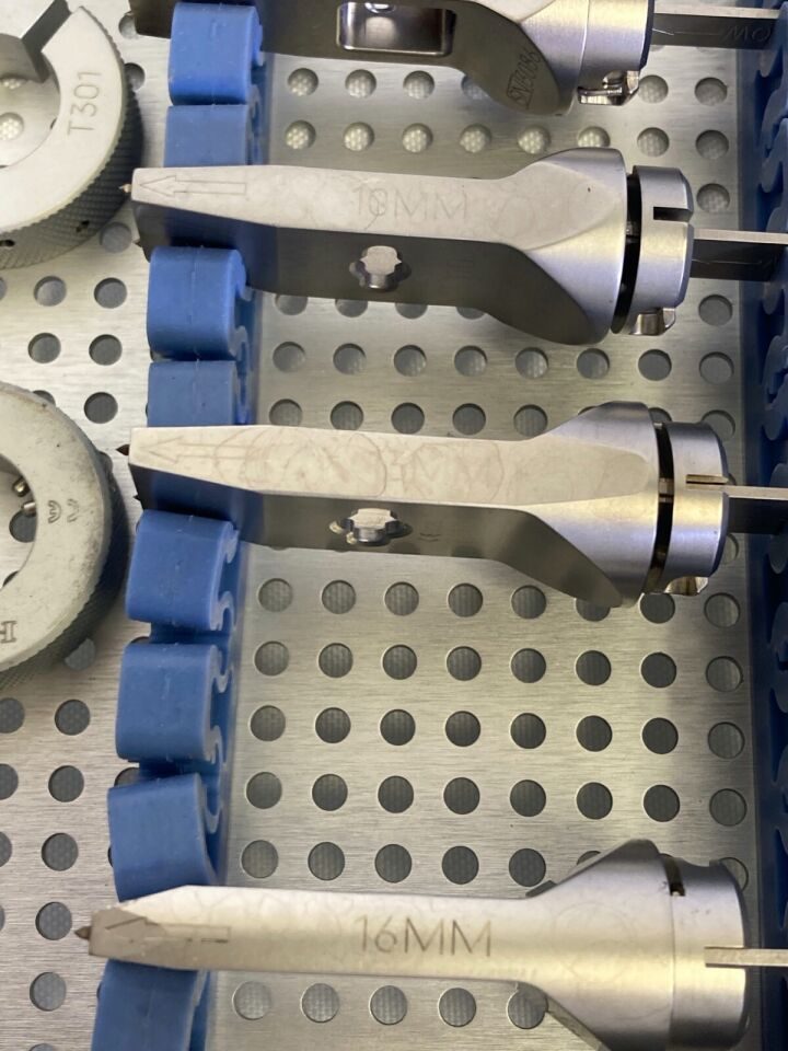 HALL w/ Sterilization Case T100 Pneumatic Metaphyseal Staplizer Set — photo 6
