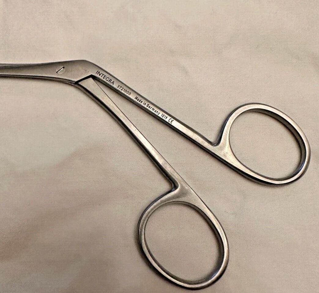 INTEGRA 3721000 Ear Forcep Serrated 1.5mm, Straight, W/L 2-1/2" — photo 3