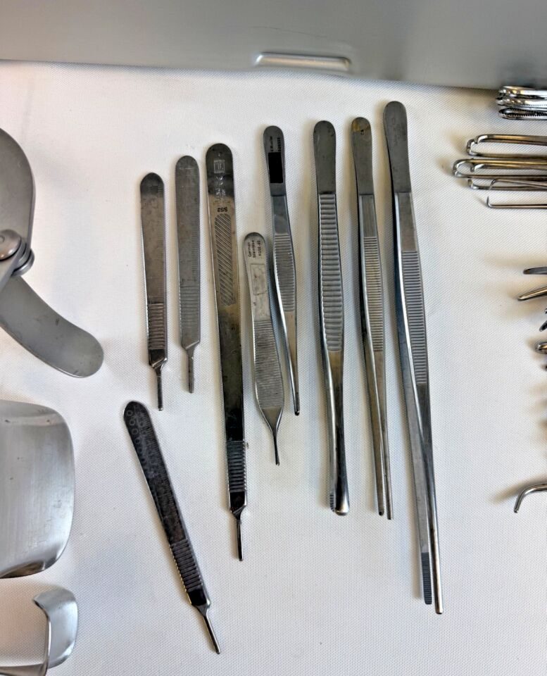 VARIOUS  61 Piece V. Mueller Jarit Abdominal Hysterectomy Instrument Set — photo 4