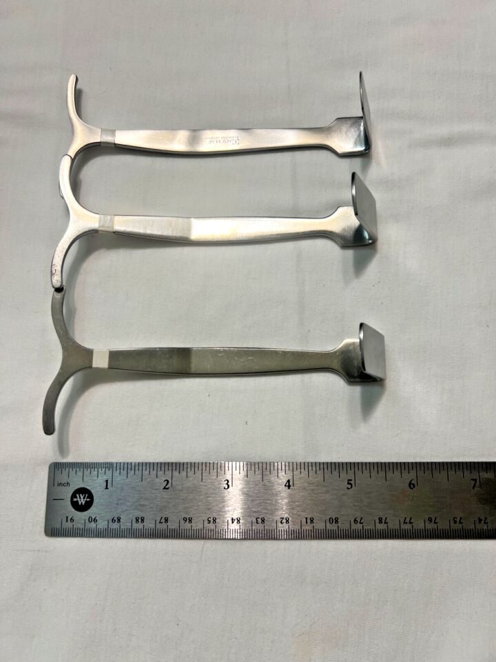 MILTEX 5-1/2" Length Set Of 3 Smillie Retractors — photo 4