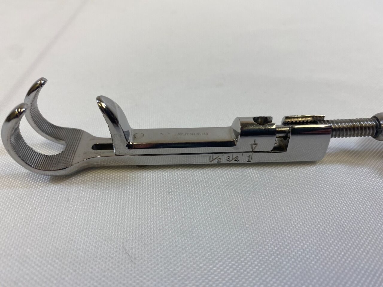 SKLAR  Lowman Adjustable Bone Clamp 1 x 2 Prong Jaw — photo 2