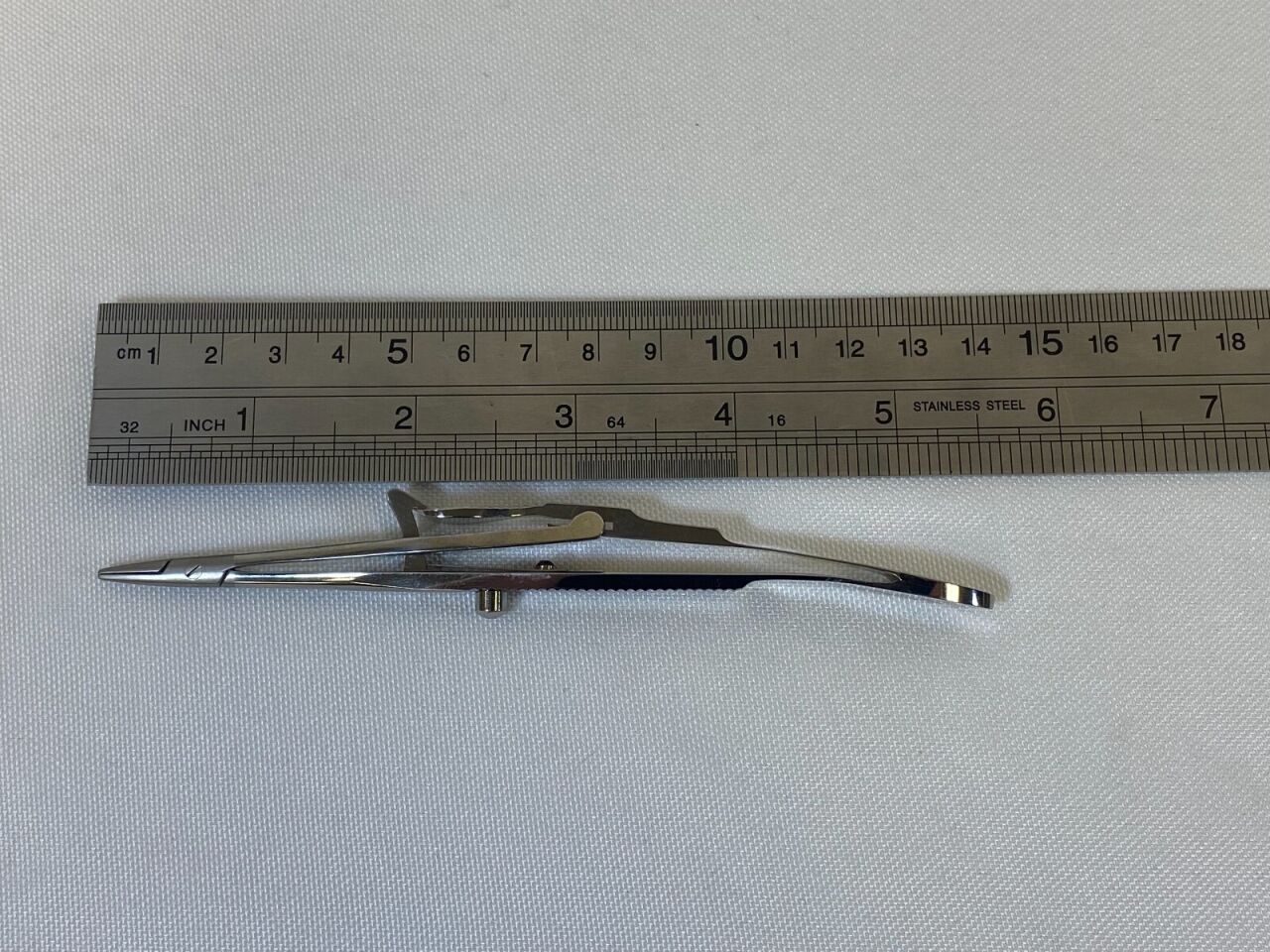 4100 9mm Jaws Straight Cross-Serrated 136mm Kalt Needle Holder 9mm Straight Cross-Serrated Jaws — photo 7