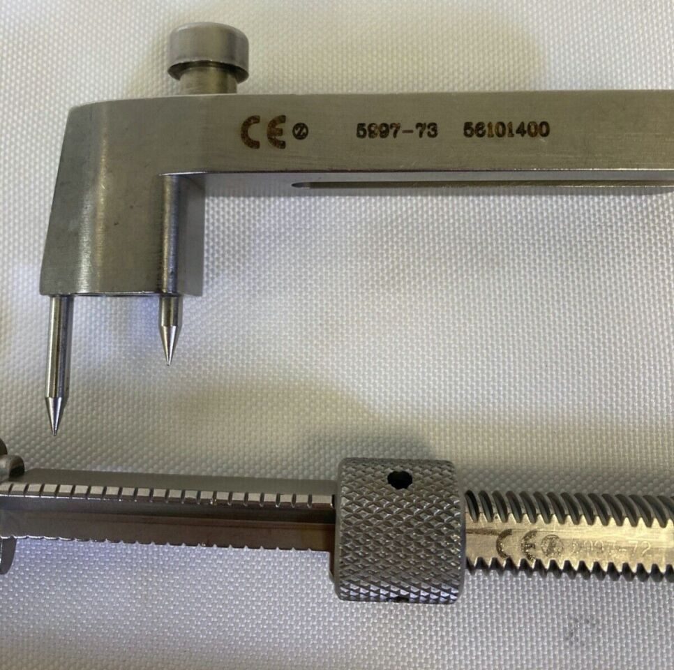 ZIMMER MGII Total Knee System Frame w/ Guides Set — photo 2