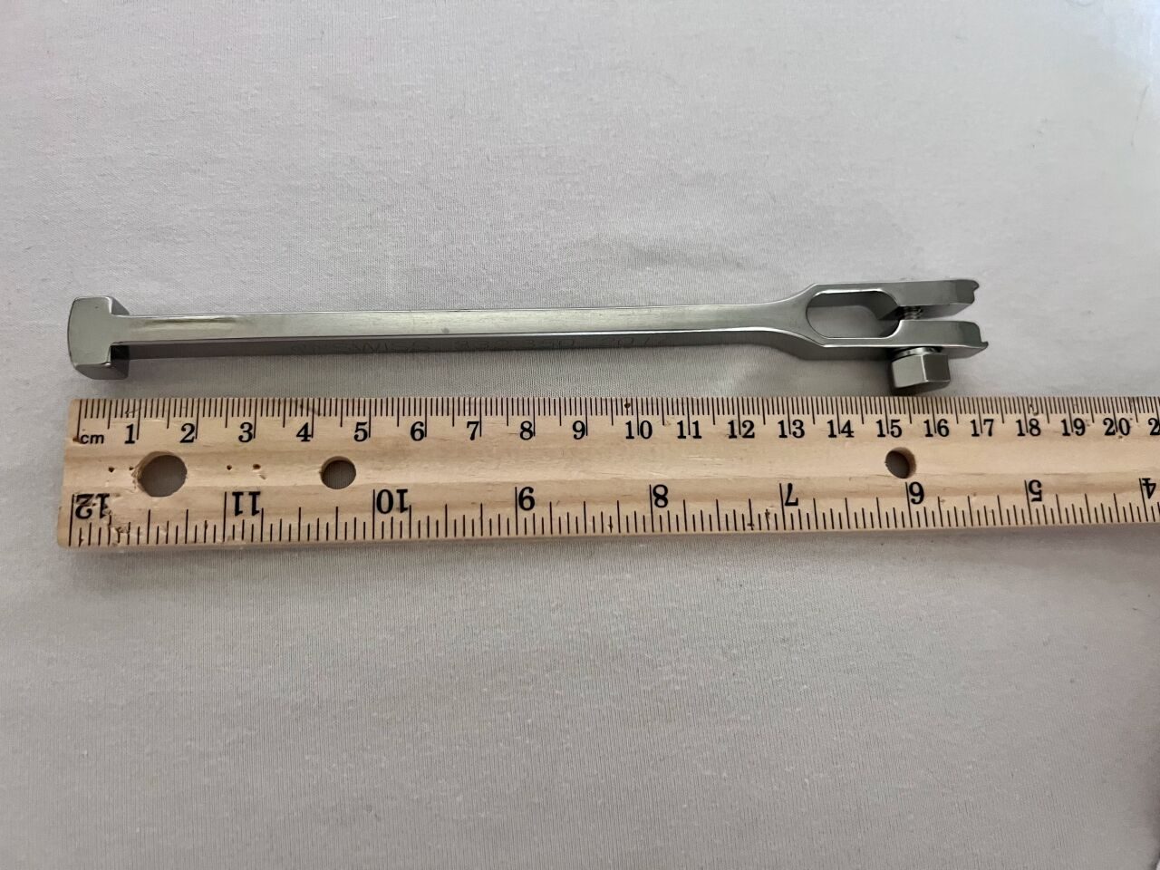 SYNTHES 332.35 Orthopedic Inserter/Extractor — photo 2