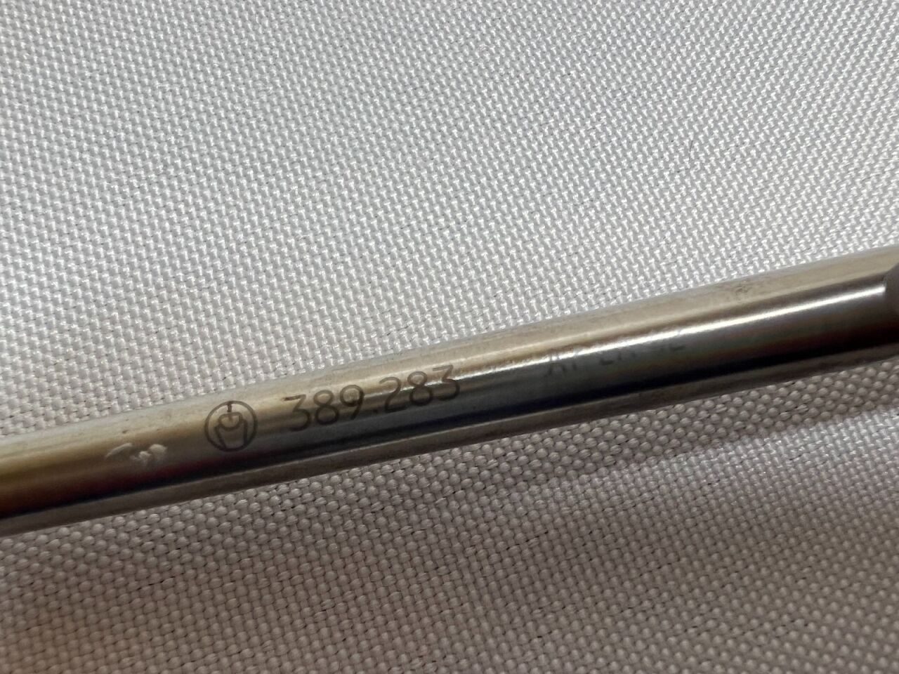 SYNTHES 389.283 Angled T-PLIF Rectangular Curette 8mm — photo 3