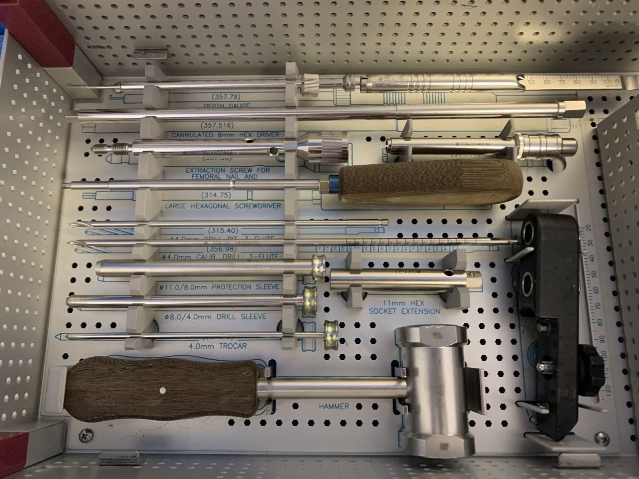 SYNTHES Various TI Unreamed Femoral Nail Standard Instrument Set — photo 6