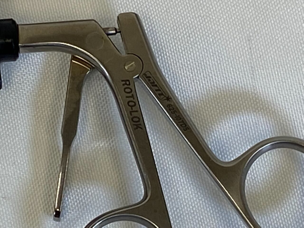 JARIT 625-107D5 Roto-Lok Laparoscopic Locking Lever Grasping Forceps 5mm x 384mm — photo 3