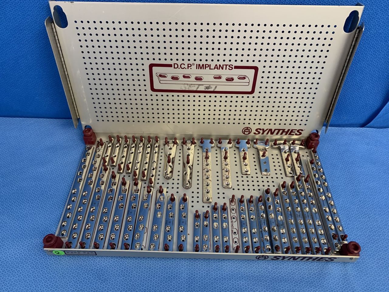 SYNTHES DCP Implants System Set — photo 1