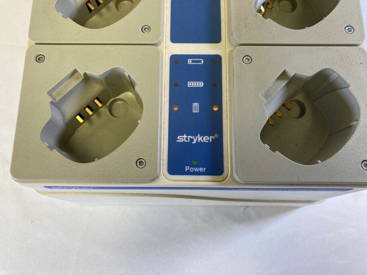 STRYKER 400-655 T4 Eight Station Battery Charger — photo 5