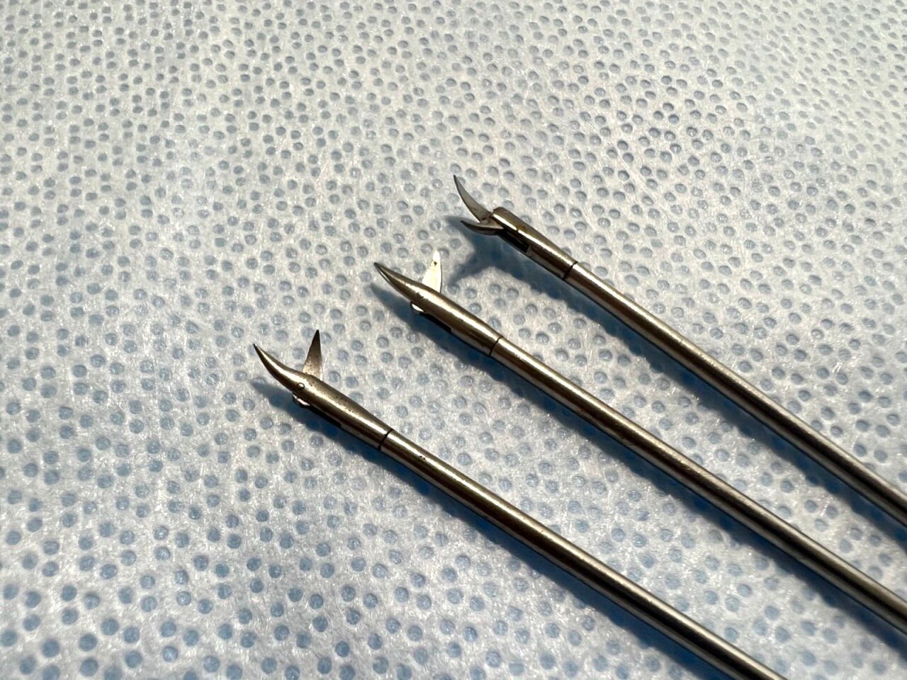 Left Right Straight Sharp Tip Cardiovascular Scissor Forceps — photo 2